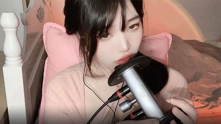 【ASMR】网红欲萝 表情魅惑 小嘴舔耳哄你入睡